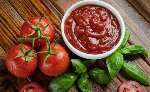 تصویر 3 از رب گوجه فرنگی رعنا بسته‌ بندی استاندارد با ماندگاری بالا